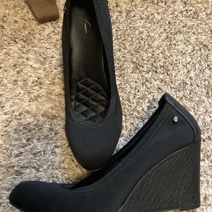 Simply Vera- Vera Wang wedge